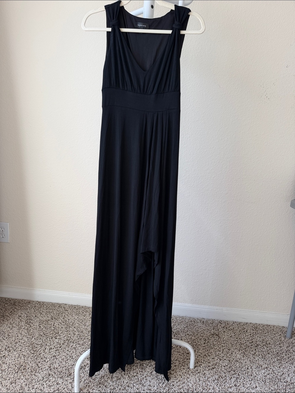 Spense Black Sleeveless V-Neck Maxi Dress